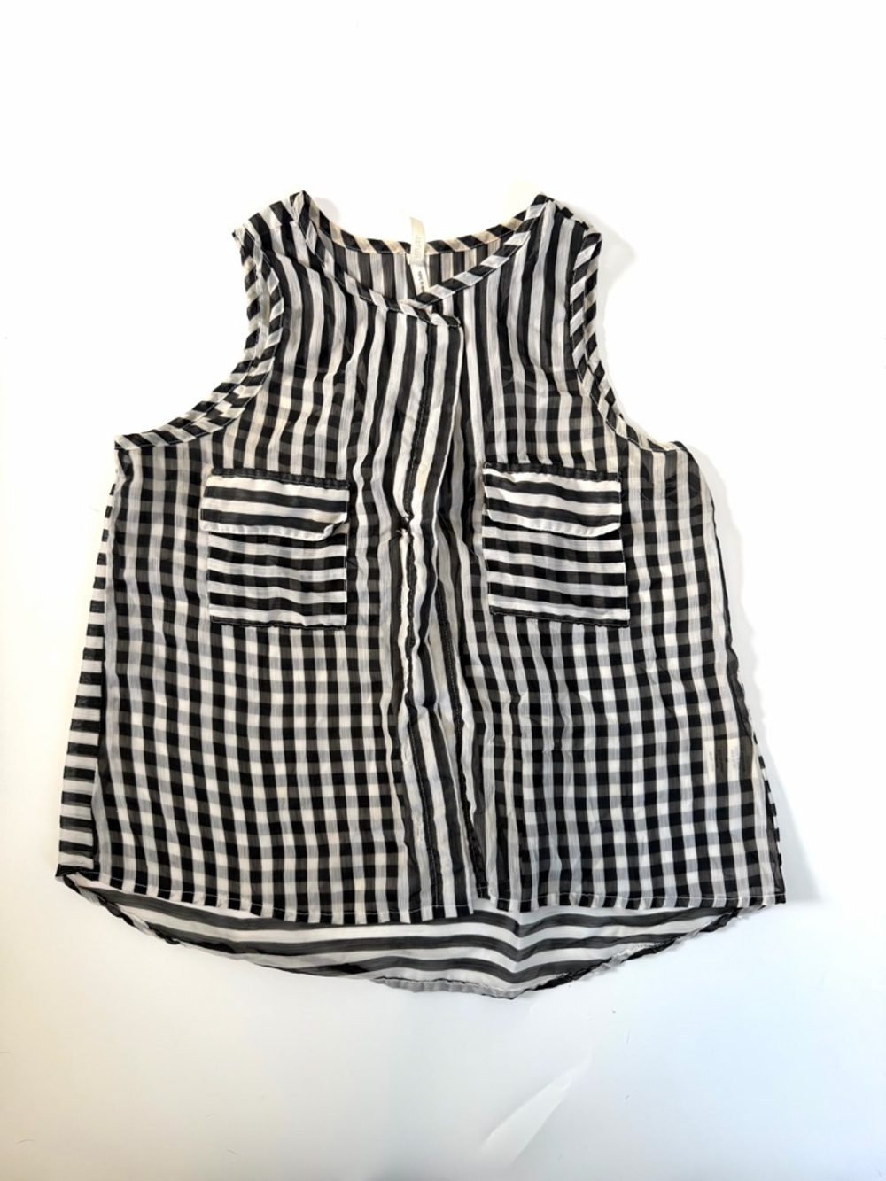 Black & White sleeveless semi sheer blouse Top 🖤⚪️